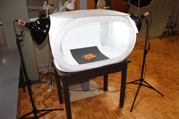 Photo showing the light set up for a product photo light tent